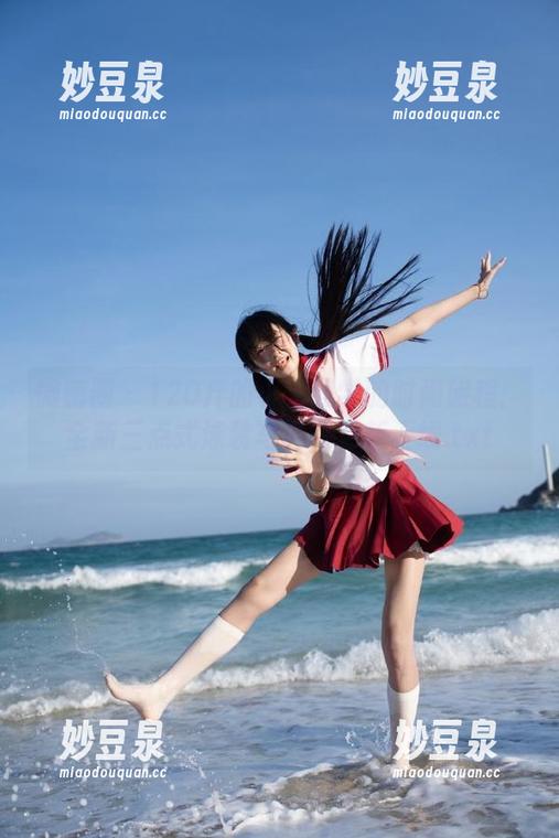 微密圈 - 120斤的小王同学的时尚旅程：全新三点式泳装写真集更新上线.txt