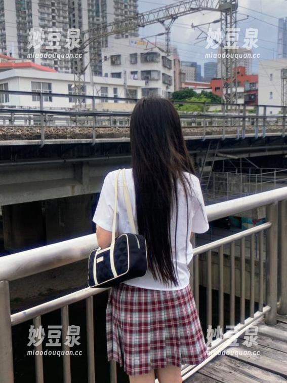 Callmecandy 微密圈 - 在线独享!Callmecandy引领的“御姐来喽”原图写真风潮.txt