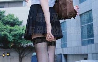 Feilin嗲囡囡 - 最新双人写真图包发布，果儿Victoria与闺蜜的时尚搭配尽显姐妹情深.txt