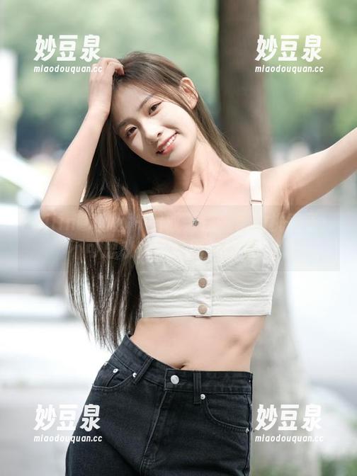 Feilin嗲囡囡 - 驾驭天使气质的桃香子：不可思议的写真图片合集.txt