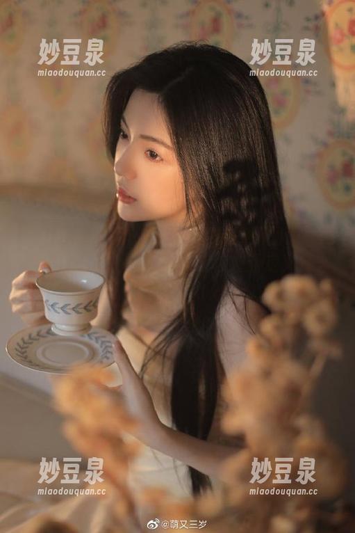Feilin嗲囡囡 - 颠覆想象的高清图册：萌琪琪Irene浴室写真，让你重新定义什么叫魅惑！.txt