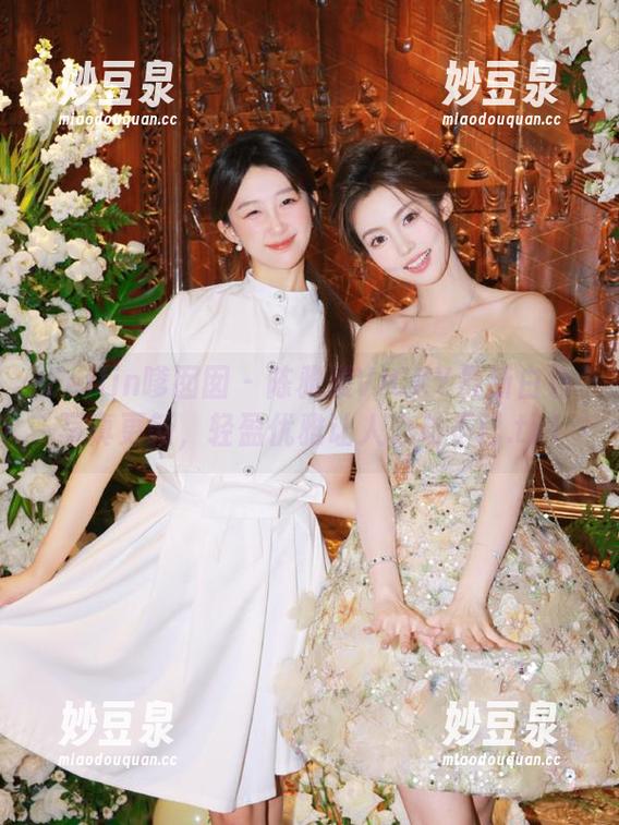 Feilin嗲囡囡 - 陈雅漫VICKY最新白色写真更新，轻盈优雅让人心动不已.txt