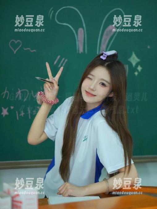 GIRLT果团网 - 原图与套图齐发，通灵儿《女孩》写真传递无尽青春气息.txt