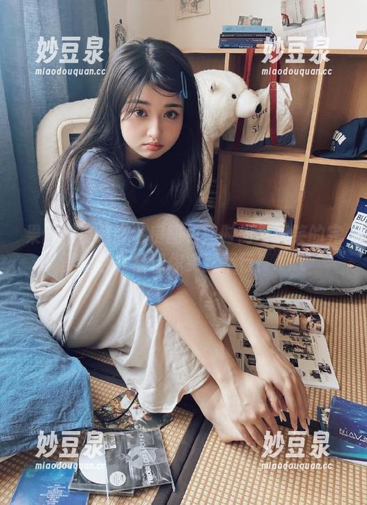 果团网奥莉娜私房图包：时尚与搞笑的完美结合，确保你笑到不行！.txt