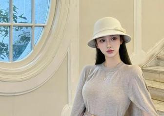 HuaYang花漾 - 全新裸足套图！媛媛酱belle轻盈而自然的更新作品，引领时尚新风潮.txt