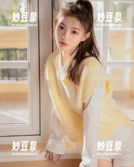HuaYang花漾 - 探索宋KiKi日常的摄影艺术：多元化套图合集带你领略生活美学.txt