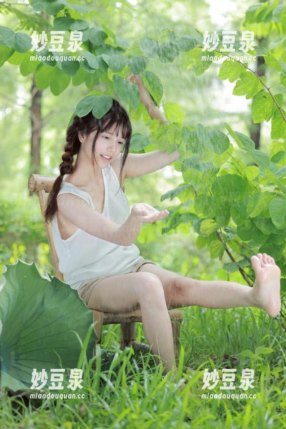 HuaYan花の颜-赵小米Kitty HuaYan花の颜 - “赵小米Kitty眼镜大揭秘”:最新最酷的写真图册合集!.txt