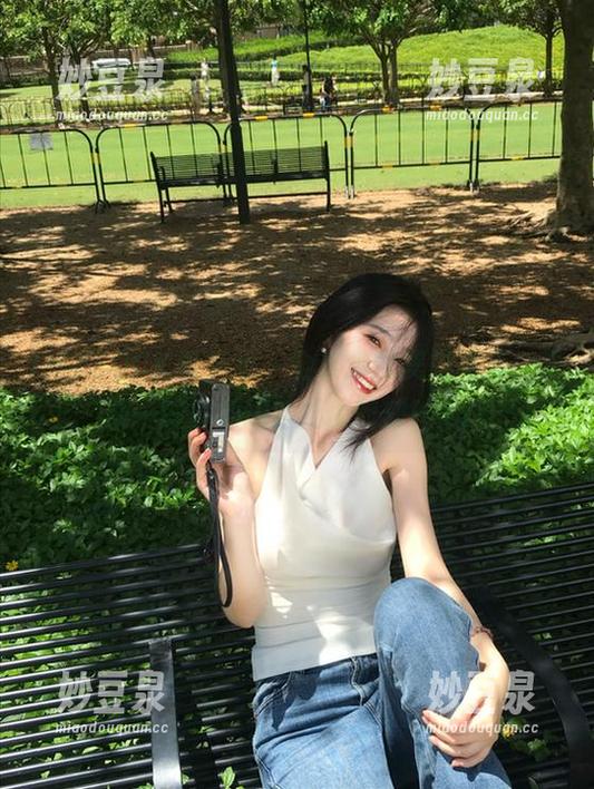 IMZSOCK爱美足-雯雯 IMZSOCK爱美足 - 全套雯雯美脚写真,下载一键解锁您的心动时刻!.txt