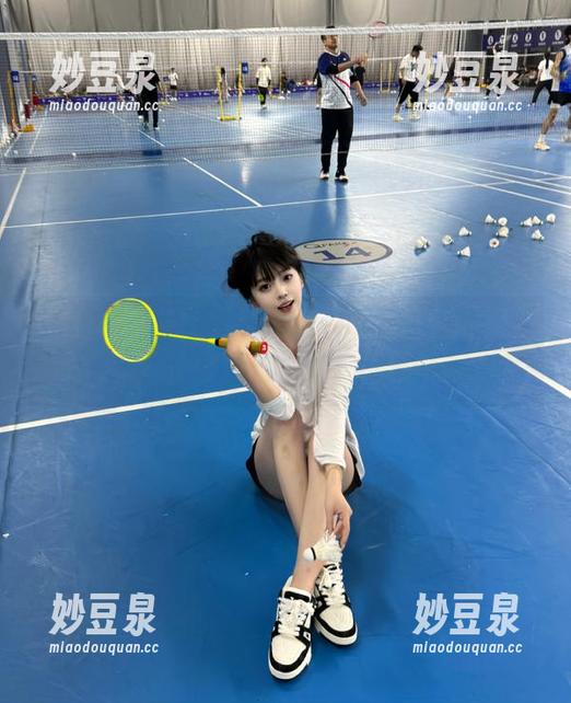 IMiss爱蜜社 - 绝美周于希比基尼原图作品，带你领略热情四溢的夏日风情.txt