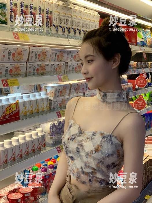 IMiss爱蜜社 - 精致兔女郎方子萱写真原图曝光，超赞套图为你呈现春日魅力.txt