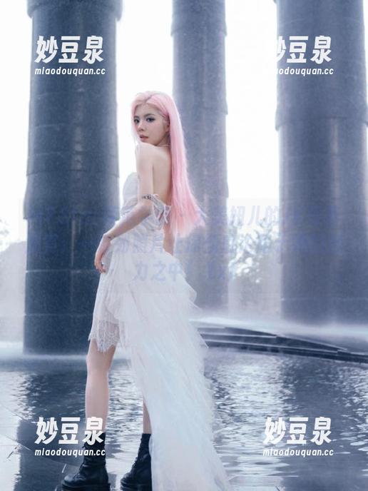 MFStar模范学院-大美妞儿 MFStar模范学院 - 大美妞儿的JK写真盛宴:一系列照片让你彻底沦陷于她的魅力之中!.txt
