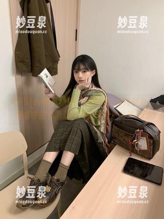 MFStar模范学院 - 文静儿的清纯魅力，图库中的作品让人陶醉于自然之美.txt