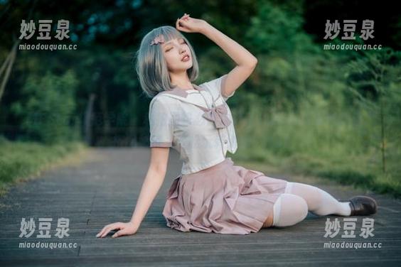 MFStar模范学院-许诺Sabrina MFStar模范学院 - 私拍图包必备!许诺Sabrina秘书的超火搭配秘诀,轻松玩转时尚!.txt