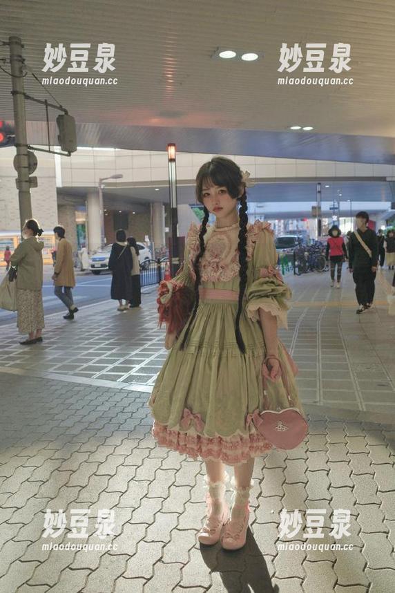 MiiTao蜜桃社 - 蜜蕊Mary带来免费精选套装写真，每一张美图都值得你细细品味！.txt