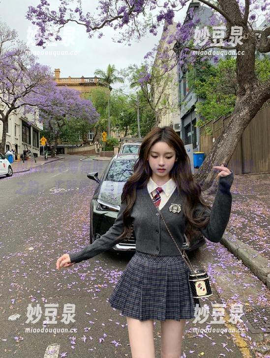 MintYe薄荷叶 - 发现Lunana_lee豹纹之韵：汇聚原图与照片的精致艺术表达.txt