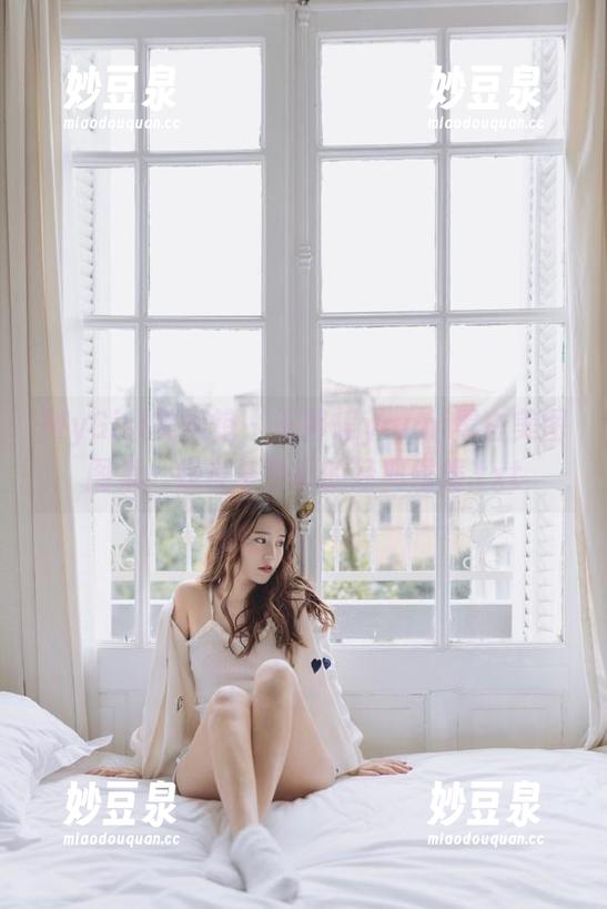 MyGirl美媛馆-王馨瑶yanni MyGirl美媛馆 - 王馨瑶yanni黑白美图图集:线条与色彩的经典碰撞.txt