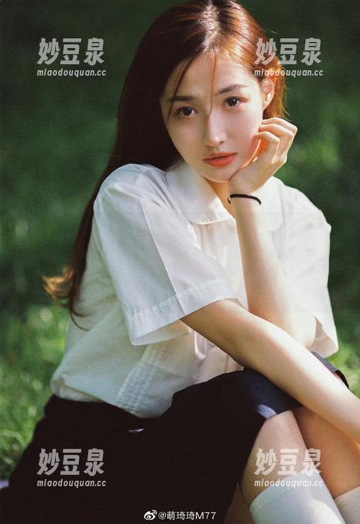 QingDouKe青豆客 - Ann尤美的校服作品集，原图呈现她青春的气息与独特的风格，不容错过！.txt