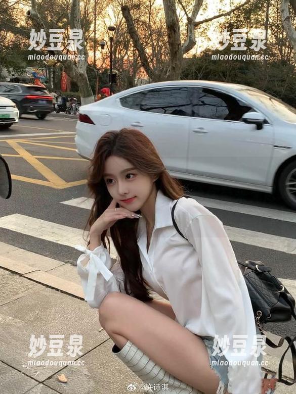TGOD推女神 - 感受青春的魅力，杨上萱的川音校花免费写真照片，给你带来无尽的视觉享受！.txt