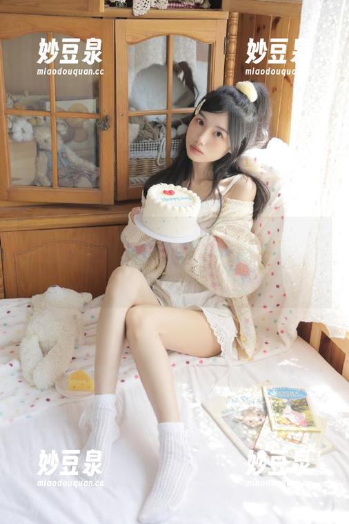 TGOD推女神 - 黑白风情的完美诠释，欣赏莫雅淇的原图照片，感受其独特魅力！.txt