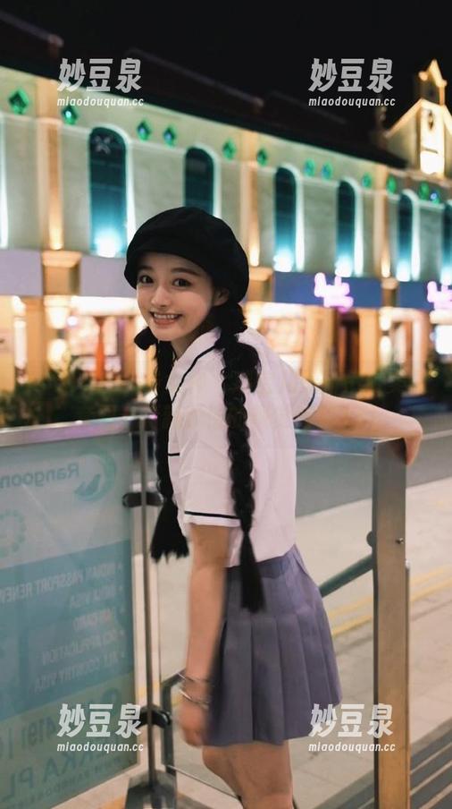 TouTiao头条女神 - 瑞宝儿最新吊带美图套图，清新脱俗的视觉盛宴.txt