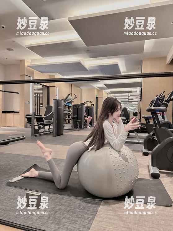 UGirls尤果网 - 全新Angela楚楚甜心图包上线，精美写真作品呈现每一个动人的瞬间，快来体验吧！.txt