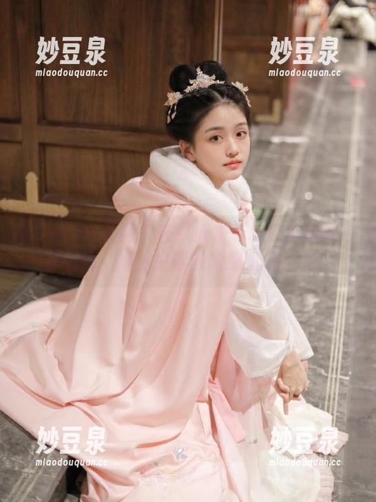 UGirls尤果网 - 在线欣赏叶籽亿姐姐的写真创作，捕捉生活中的细腻美感.txt