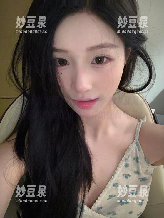 UGirls尤果网-唐溪若 UGirls尤果网 - “唐溪若”的礼服写真,美图照片中展现出不一样的优雅气质.txt