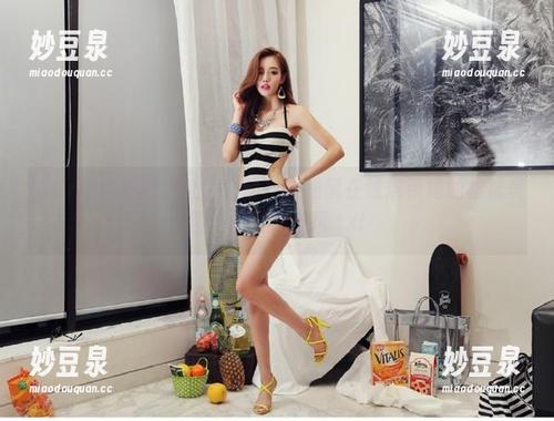 UGirls尤果网-小潘鼠 UGirls尤果网 - 让人心动!小潘鼠在线展示她的棉袜美图,尽显俏皮风.txt