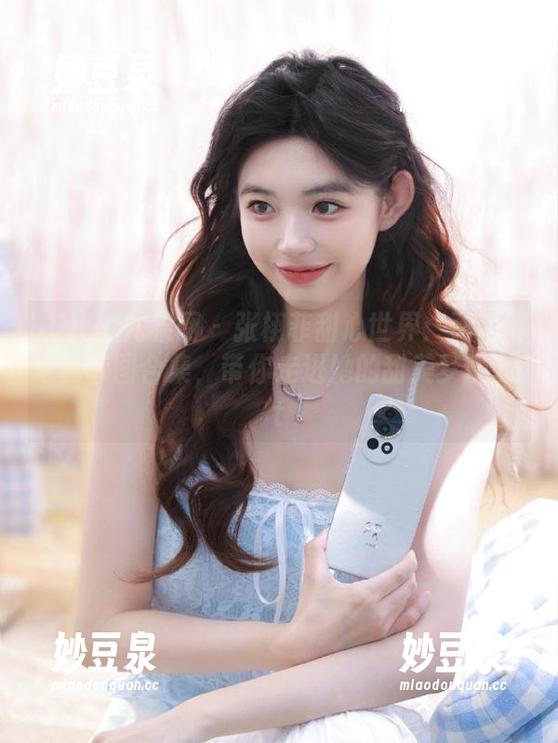 UGirls尤果网 - 张栩菲甜心世界：动人的写真套图合集，带你走进她的甜美梦境.txt