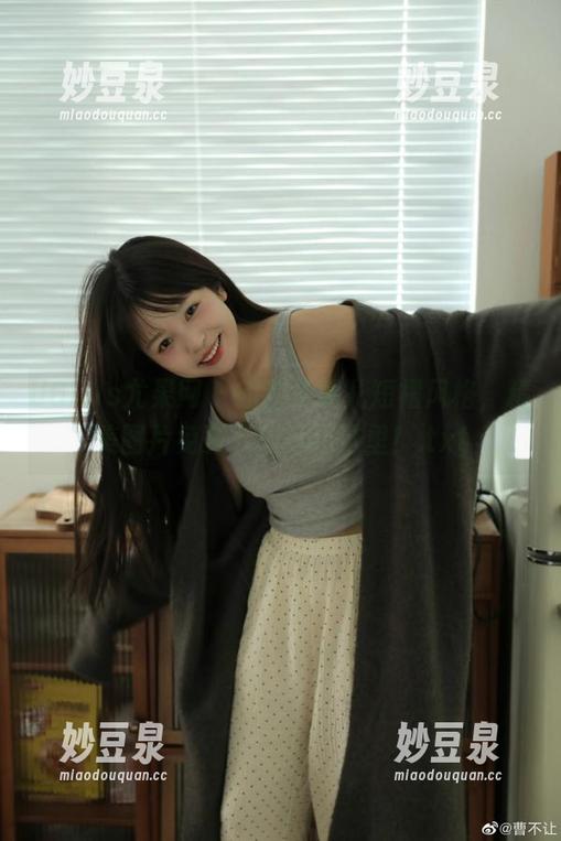 UGirls尤果网 - 超甜曼妮儿短裙风格，精美图片免费下载尽在这里！.txt