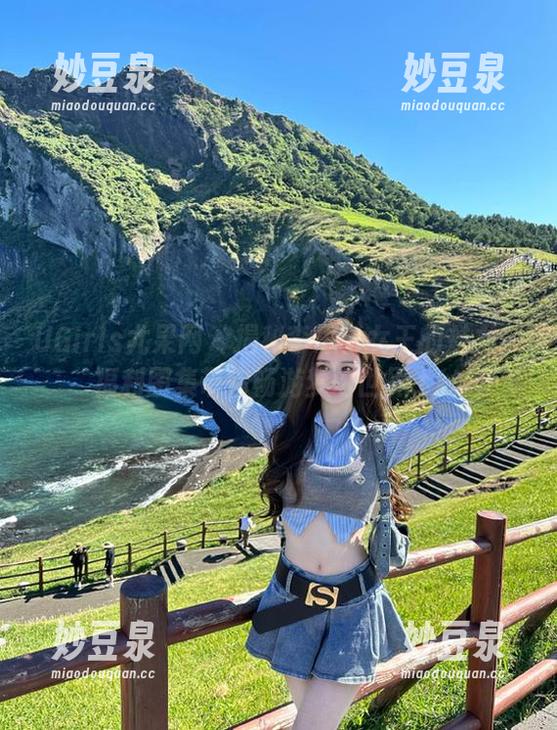 UGirls尤果网 - 揭秘李思宁女王的魅力：福利图集带你畅游梦幻世界.txt