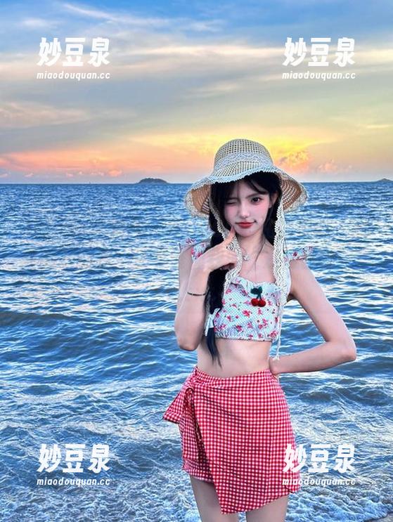 UGirls尤果网 - 毛COCO的私房美图：职业装下的我，还有谁懂我的“深情自嘲”？.txt
