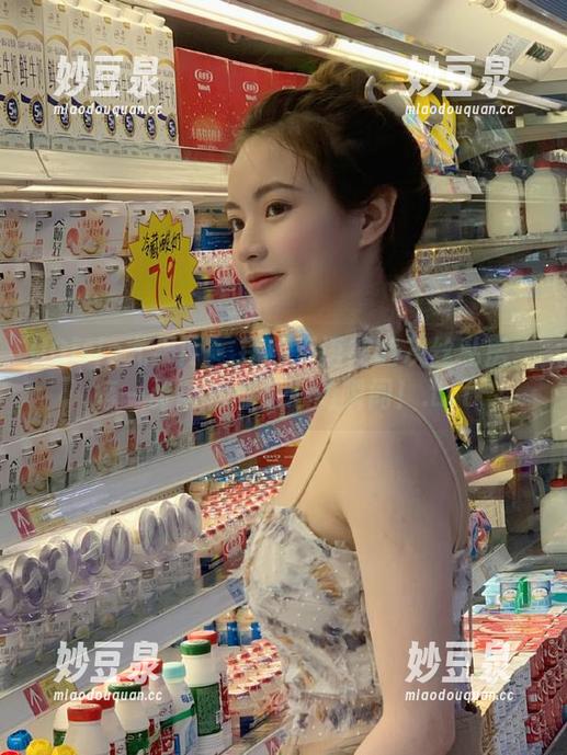 UGirls尤果网 - 探秘王语纯的灰丝私房：每一张图片都是心动瞬间！.txt