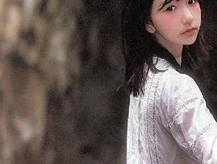 UGirls尤果网 - 梦幻筱慧红裙写真作品集：将唯美与真实结合，分享每幅动人原图的故事.txt