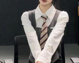 XIAOYU语画界 - 沉醉于潘朵拉Laa的私房美腿合集：细腻的肌肤与完美线条的绝妙结合.txt