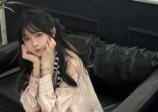 XIAOYU语画界 - 王馨瑶yanni居家写真集新更新，柔软时光里的甜美瞬间等你来欣赏！.txt
