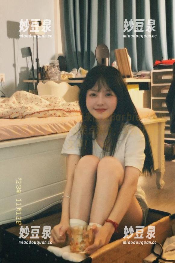 Xiuren秀人网-Barbie可儿 Xiuren秀人网 - 快来围观Barbie可儿的水手服写真,原图笑点满分,美到让你笑出声!.txt