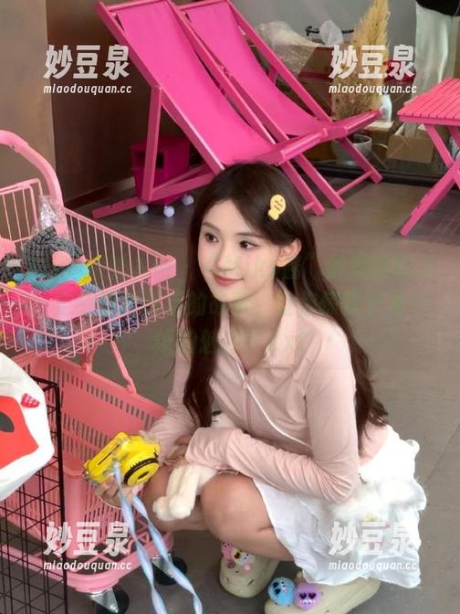 Xiuren秀人网 - “Miko酱”的黑丝摄影，定制图片背后的故事，让你惊叹于每一帧的魅力！.txt