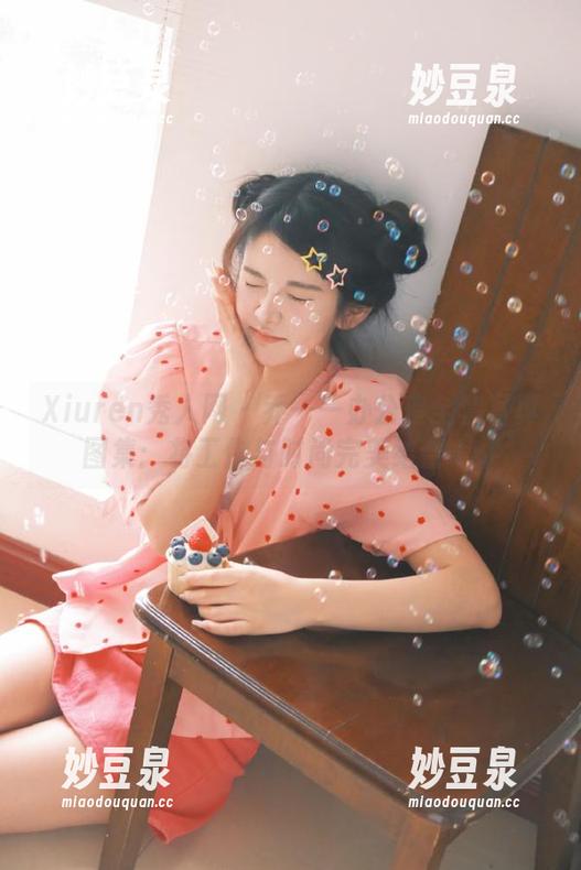 Xiuren秀人网-乔一一 Xiuren秀人网 - 乔一一办公室全套写真图集:将工作与时尚完美结合.txt