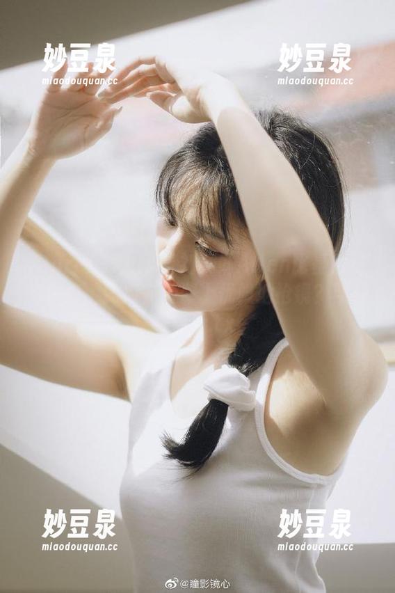 Xiuren秀人网 - 刘艾琳Allen比基尼写真合集：如何在沙滩上优雅地抢镜？照片教你！.txt