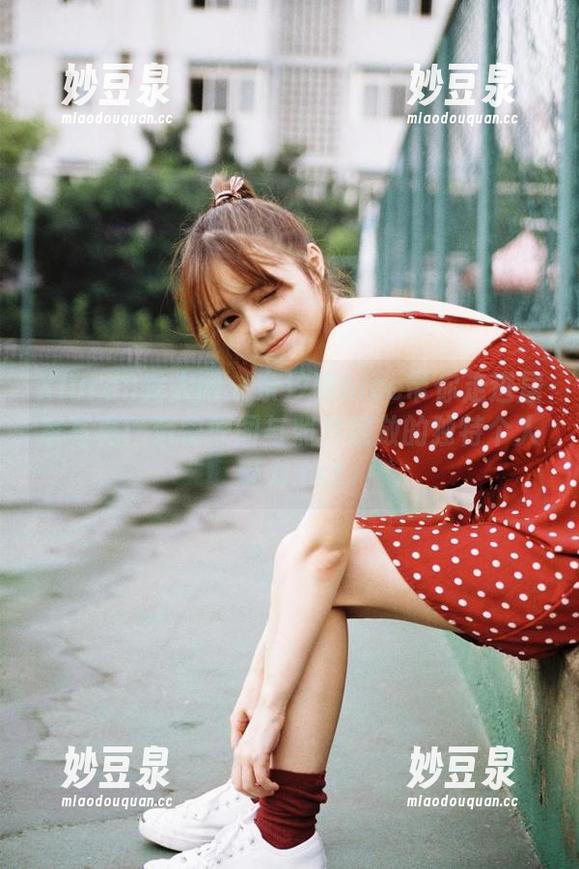 Xiuren秀人网 - 奈汐酱nice带你走进居家写真：亲密原图与照片绽放的独特个人魅力.txt