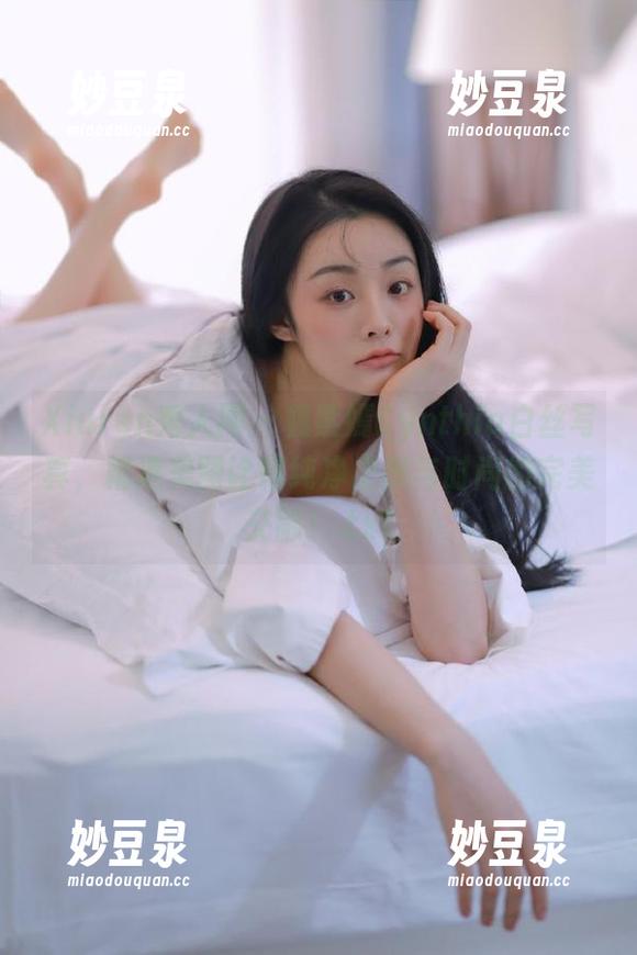 Xiuren秀人网 - 杨紫嫣Cynthia白丝写真，精选美图诠释纯净之美与时尚的完美交融！.txt