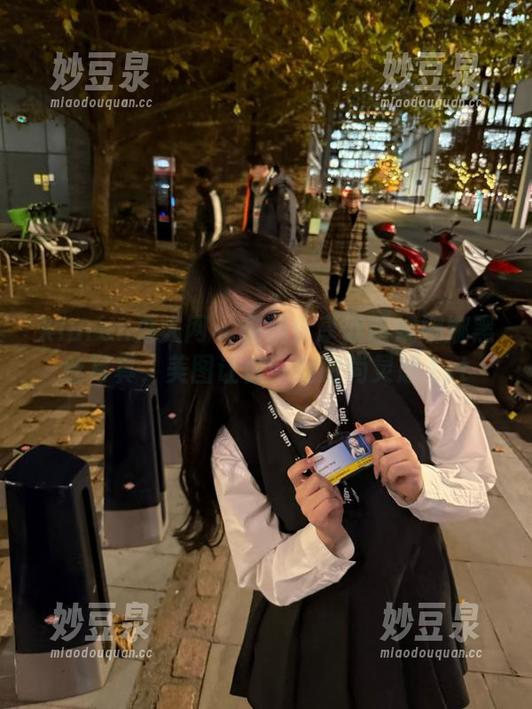 Xiuren秀人网-欧阳妮娜娜 Xiuren秀人网 - 在线分享欧阳妮娜娜黑丝写真,美图让你一窥时尚灵感.txt
