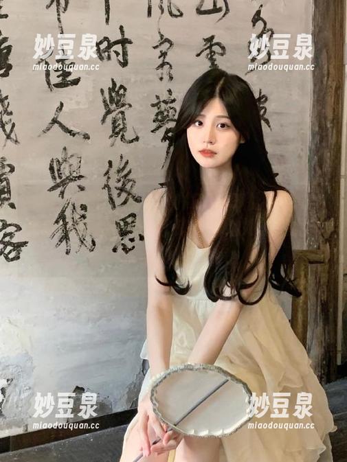 Xiuren秀人网-熊吖BOBO Xiuren秀人网 - 熊吖BOBO私人订制:美足图包已上线,快来看看她如何用足部撩动你心!.txt