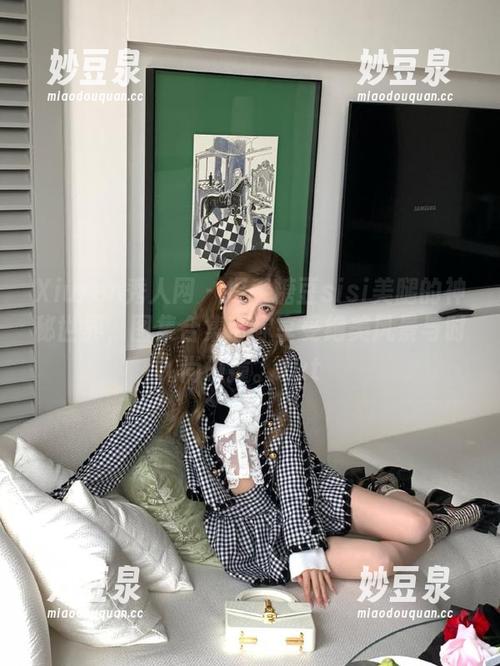 Xiuren秀人网 - 探索糖豆sisi美腿的神秘世界，图集合集带你享受绝美风景与时尚碰撞。.txt