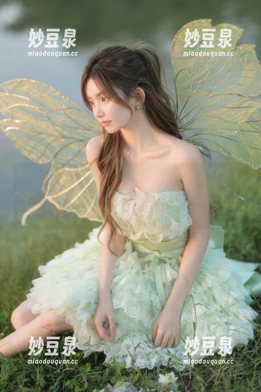 Xiuren秀人网 - 免费珍藏！绮里嘉Carina死库水写真原图，唤醒你的视觉享受！.txt