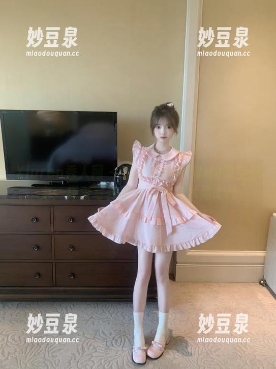 Xiuren秀人网-肉晴MINI Xiuren秀人网 - 感受肉晴MINI的镂空魅力:探索写真图库里的艺术品.txt