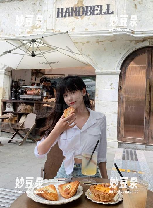 Xiuren秀人网 - 在线欣赏陆萱萱精美校服，原图展现她独特的青春气质.txt