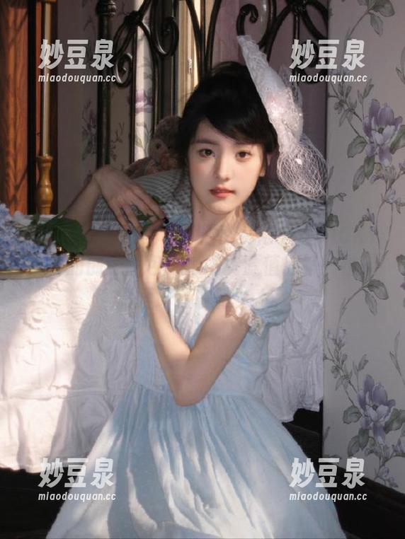 Xiuren秀人网 - 尽情欣赏陈雅漫VICKY天台的创意图包，绝妙资源值得每一位摄影爱好者收藏！.txt