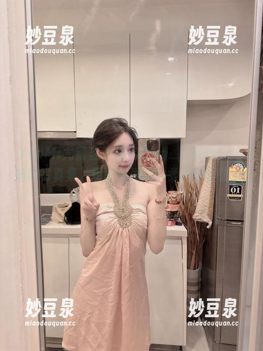 YouMi尤蜜荟 - 细腻Egg_尤妮丝Egg婚纱写真集，原图呈现她的柔美与坚强.txt